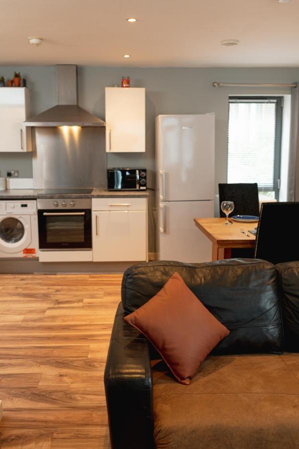 Sidemersey Livings - Ground Floor 2 Bedroom W Parking Sleep Up To 6 In L3 Liverpool