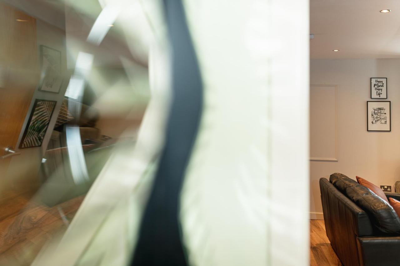 Sidemersey Livings - Ground Floor 2 Bedroom W Parking Sleep Up To 6 In L3