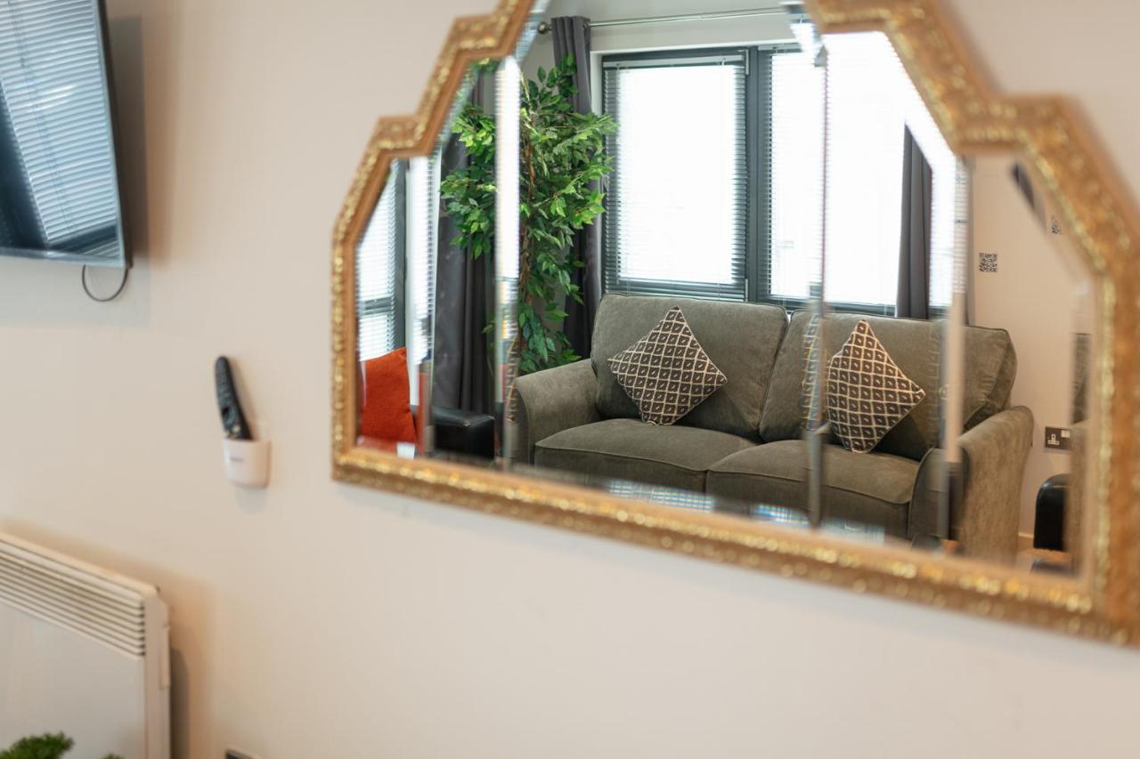 Sidemersey Livings - Ground Floor 2 Bedroom W Parking Sleep Up To 6 In L3