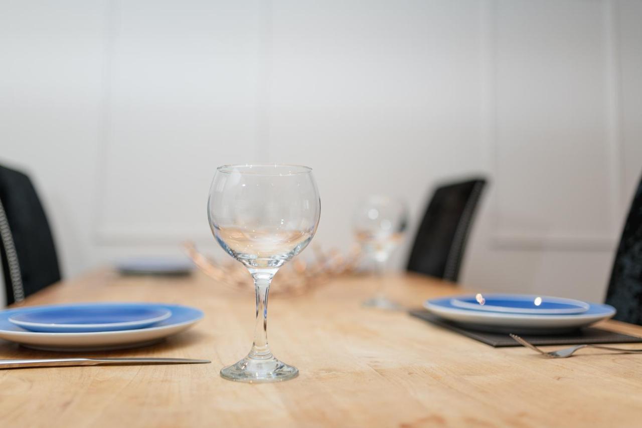 Sidemersey Livings - Ground Floor 2 Bedroom W Parking Sleep Up To 6 In L3 * Liverpool